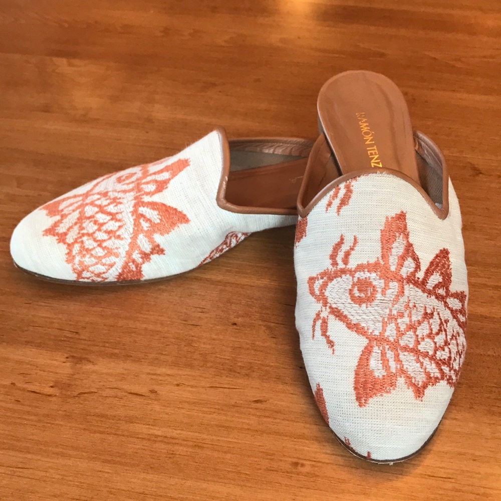 Ramon Tenza Embroidered Slides - Size 9.5
